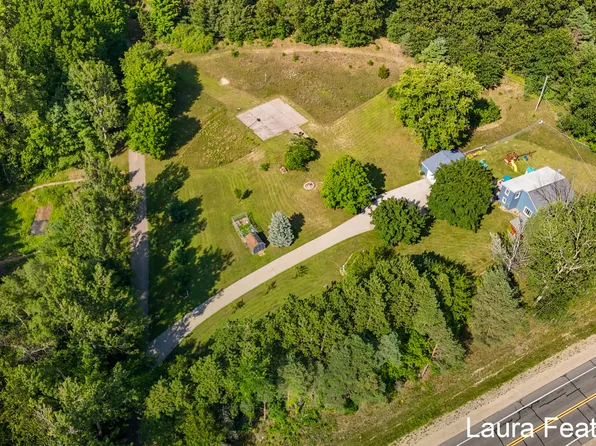 7045 Cannonsburg Rd NE, Belmont, MI 49306