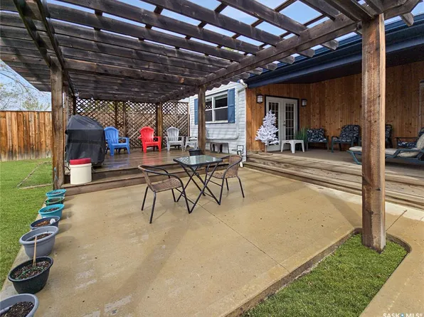 1301 W AVENUE N, Saskatoon, SK S7L 3J2