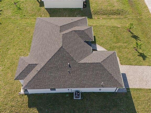 2nd image of 1219 NE 19th Place Cpe