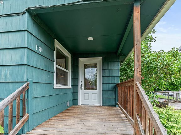 4th image of 1189 NE Turner Dr