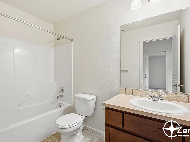 1400 NE 85th Way — Photo 18