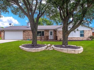 730 Meadow Lake Dr, Lakewood Village, TX 75068