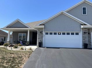 3112 S Blue Jay Ct, Beloit, WI 53511
