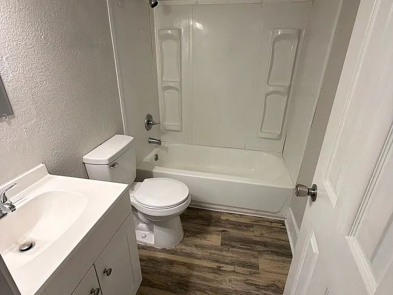 4118 Amonett St #6 — Photo 2