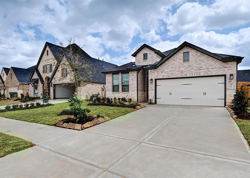 1st image of 4227 Maple Glen Dr