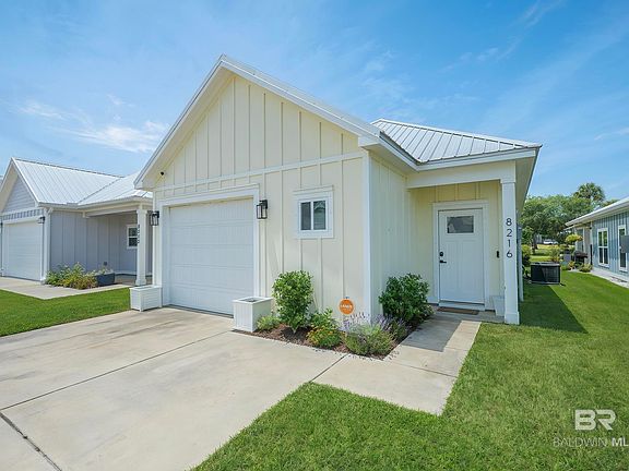 3rd image of 8216 Carmel Cir