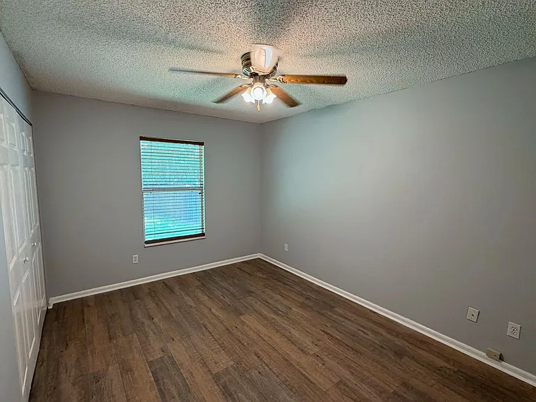 4271 Hanging Moss Dr — Photo 15