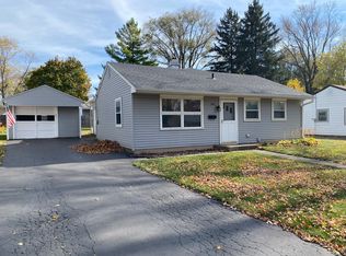 1532 Clay St, Woodstock, IL 60098
