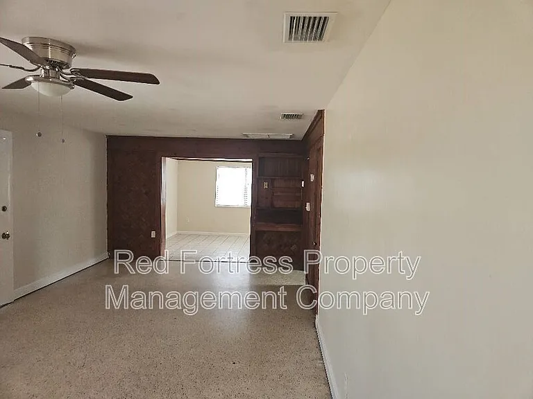 2530 Kennesaw St — Photo 3