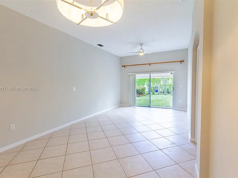 11811 SW 8th St — Photo 9