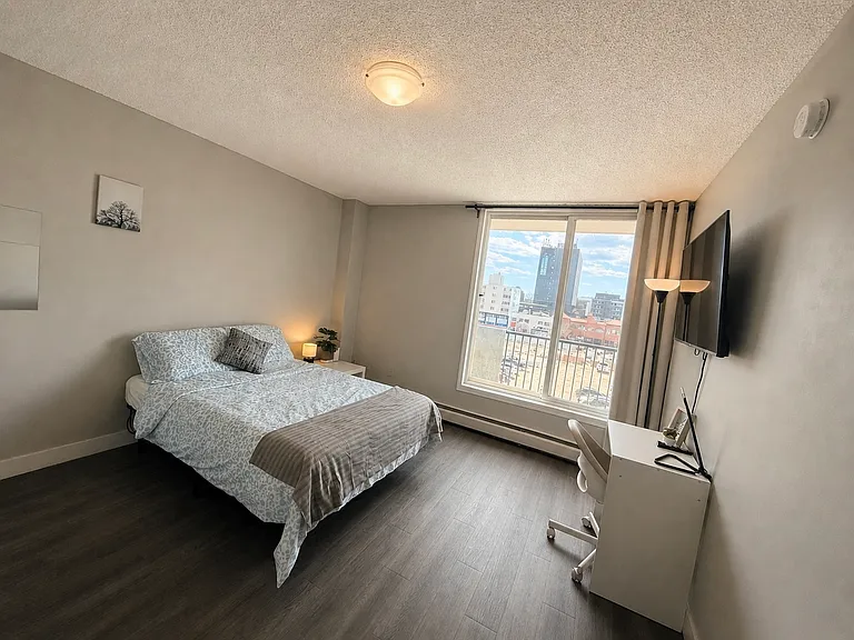 342 15th Ave SW #406 — Photo 5