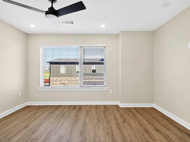 Leasing Now - New Townhomes, North Little Rock Argenta Arts Area — Photo 15