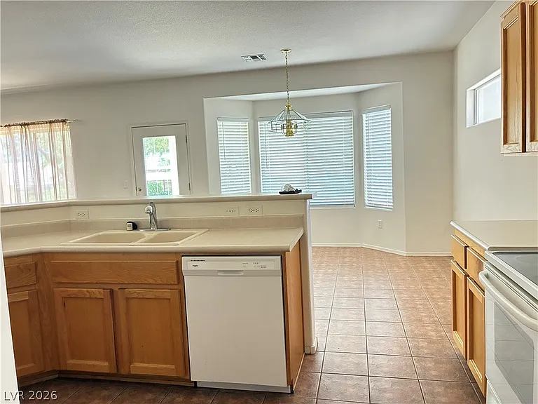 2578 Woodson Ave — Photo 14
