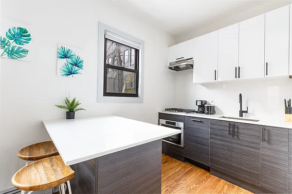 Rented by MNS | media 8