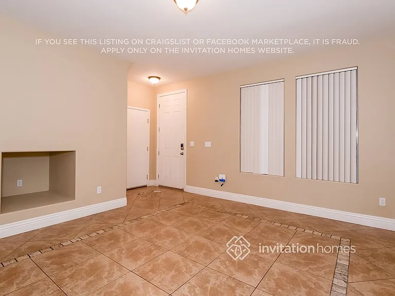 2400 Boca River Dr — Photo 2