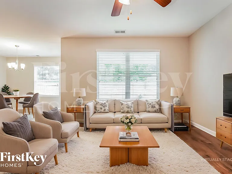 549 Waterstone Dr — Photo 3