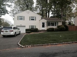 42 Cobblewood Rd, Livingston, NJ 07039