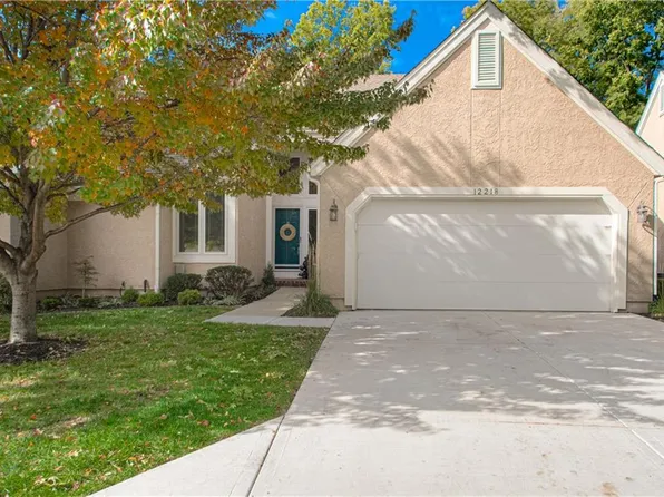 12218 Grant Ln, Overland Park, KS 66213