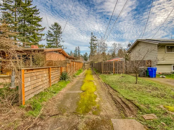 2244 SE 110th Ave, Portland, OR 97216