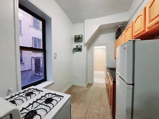 Rented by BRICK & GALO REALTY CORP | media 3