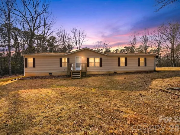 107 10th St NE, Hildebran, NC 28637