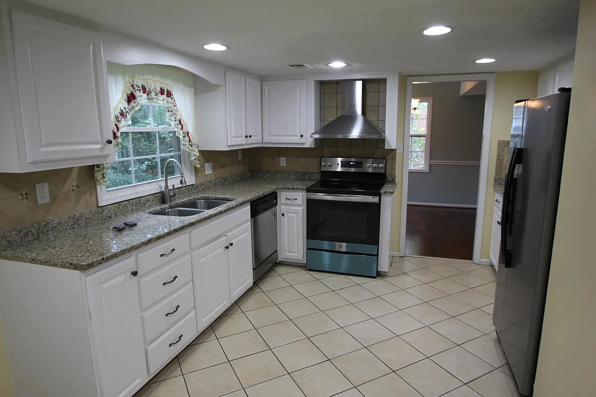 Building Photo - 1109 Paddock Dr