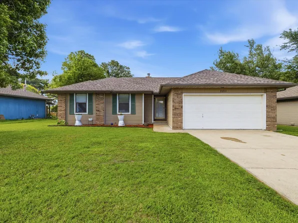2311 W Roxbury Street, Springfield, MO 65807