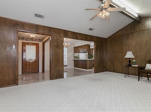 4th image of 3636 Marlborough Dr