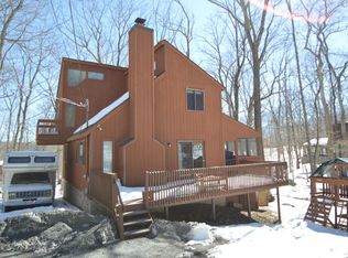 2131 Apley Dr, Bushkill, PA 18324