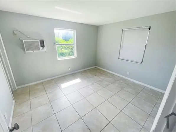 1681 Silver Beach Rd, Riviera Beach, FL