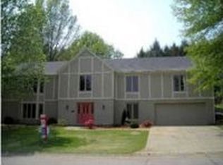 5455 Lakeside Dr, Newburgh, IN 47630