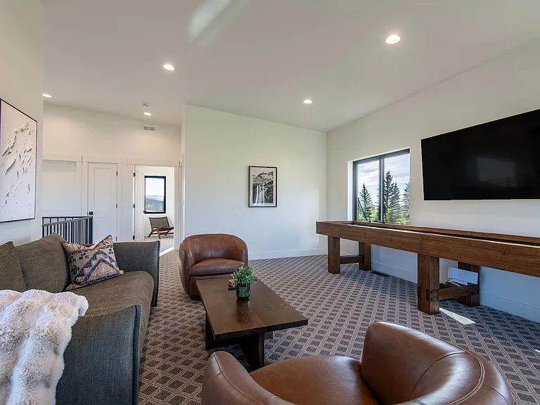Building's Lounge