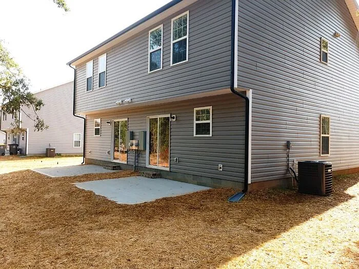 211 N Oak St #B — Photo 2