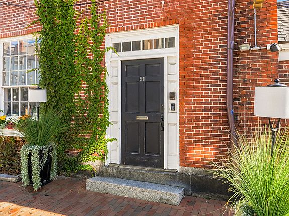 2nd image of 73 Daniel St #6