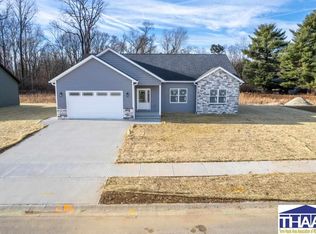 697 Vista Glen Dr, Terre Haute, IN