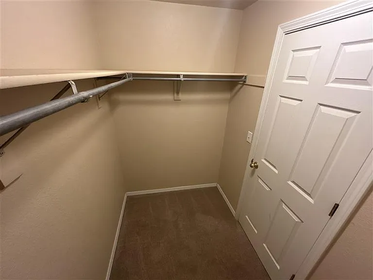 3011 Mandalay Grv #9 — Photo 23