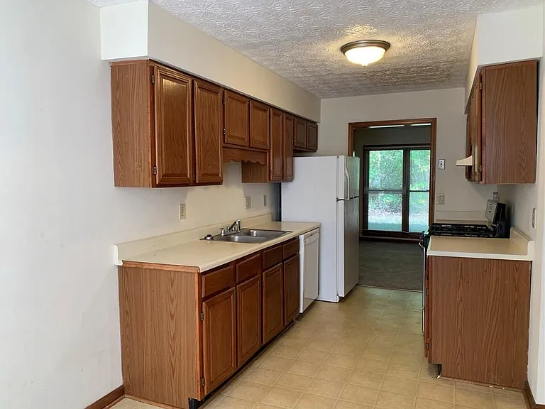 1103 Booth Ct SW — Photo 14