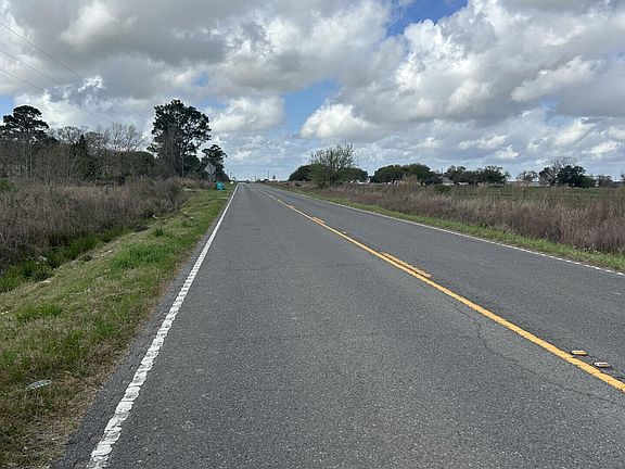 5th image of Pine Point Rd