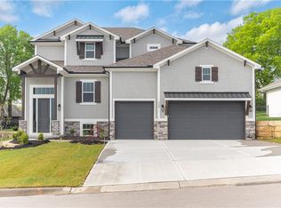1249 NE Goshen Dr, Lees Summit, MO 64064