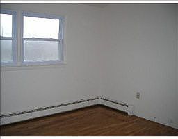4th image of 17 Malone Ave