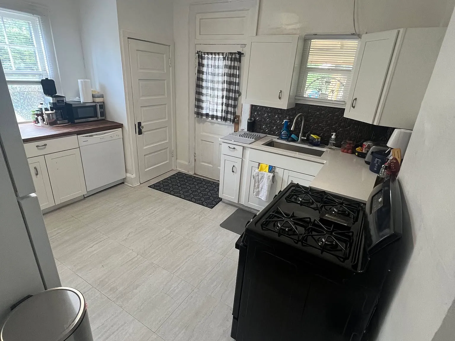3 bed, 1195 sqft, $1,700 — Photo 3