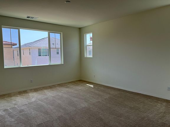 4th image of 4835 Wilson Ave