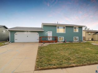 5515 W Dardanella Rd, Sioux Falls, SD 57106