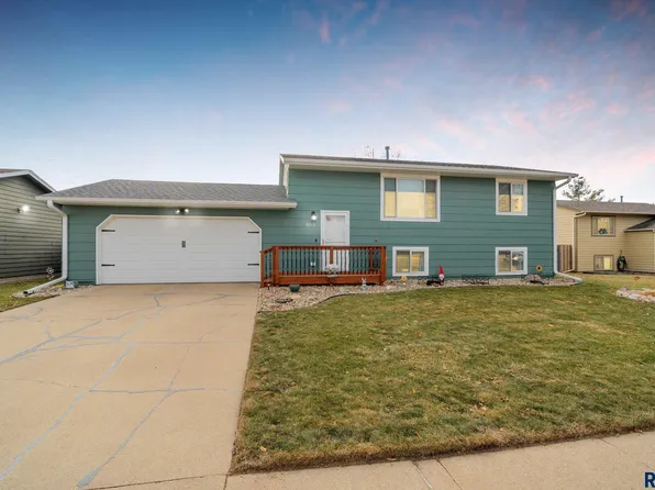 5515 W Dardanella Rd, Sioux Falls, SD 57106