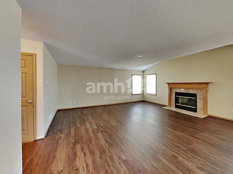 2271 Landcrest Dr — Photo 7