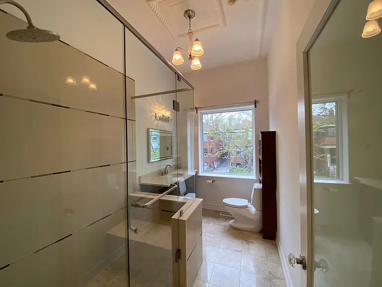 385 Jane St #UPPER FRONT — Photo 12