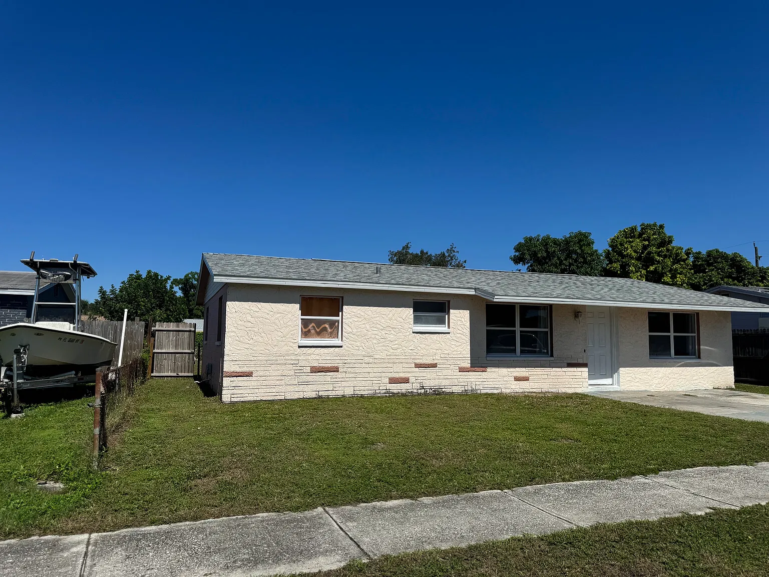 3 bed, 1150 sqft, $1,950 — Photo 1