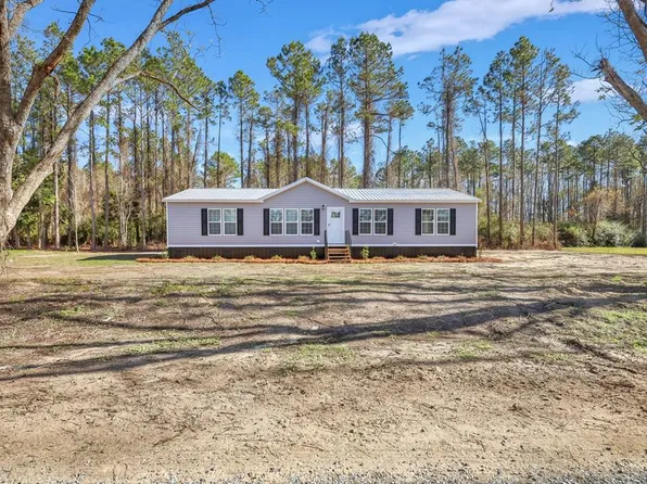 4009 Oxford Ln, Blackshear, GA 31516