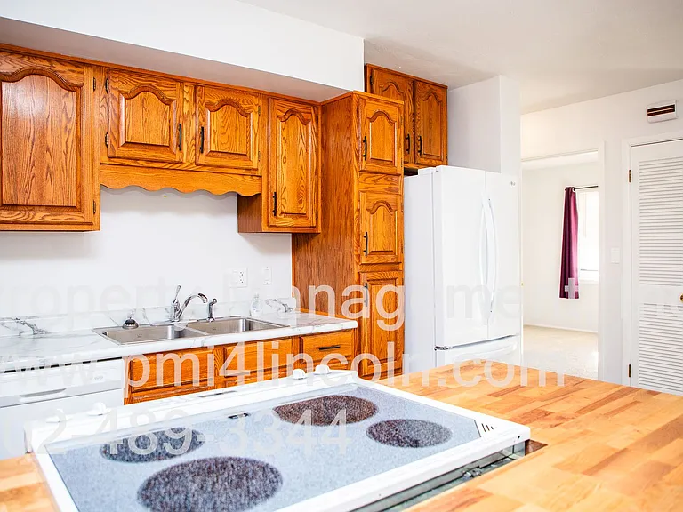 8030 N Hazelwood Dr — Photo 10