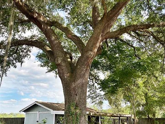 3rd image of 437 NW 30th Ave